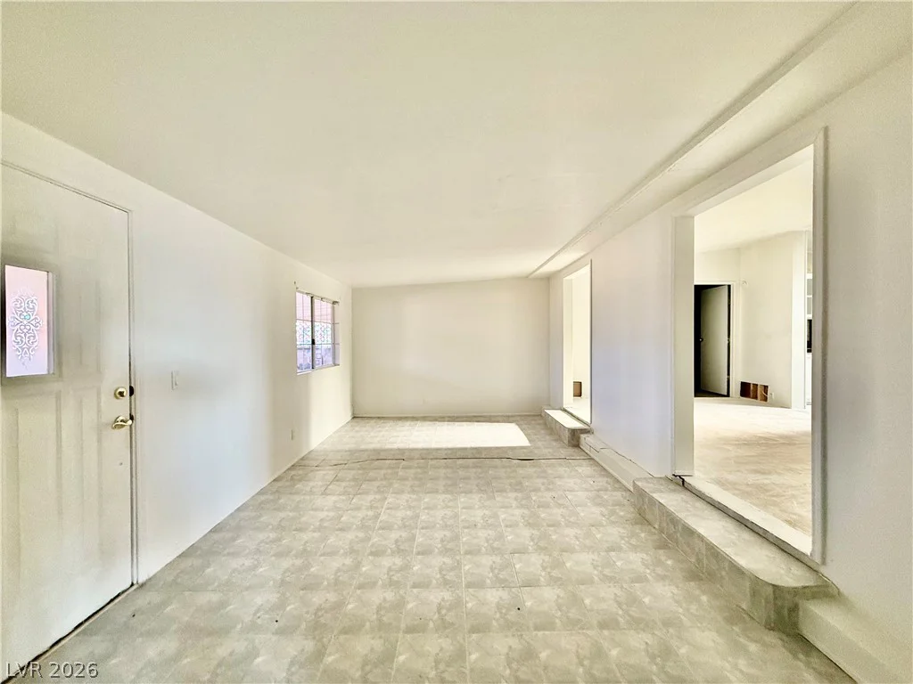 6821 Surrey, Pahrump, NV 89048