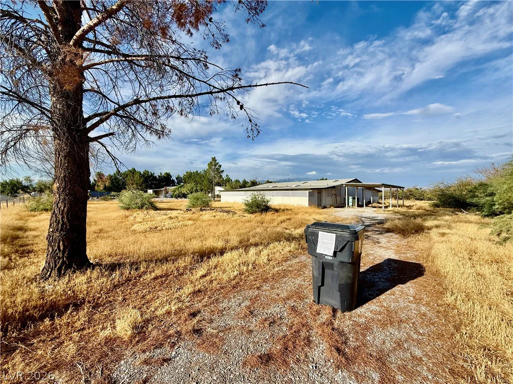 6821 Surrey, Pahrump, NV 89048