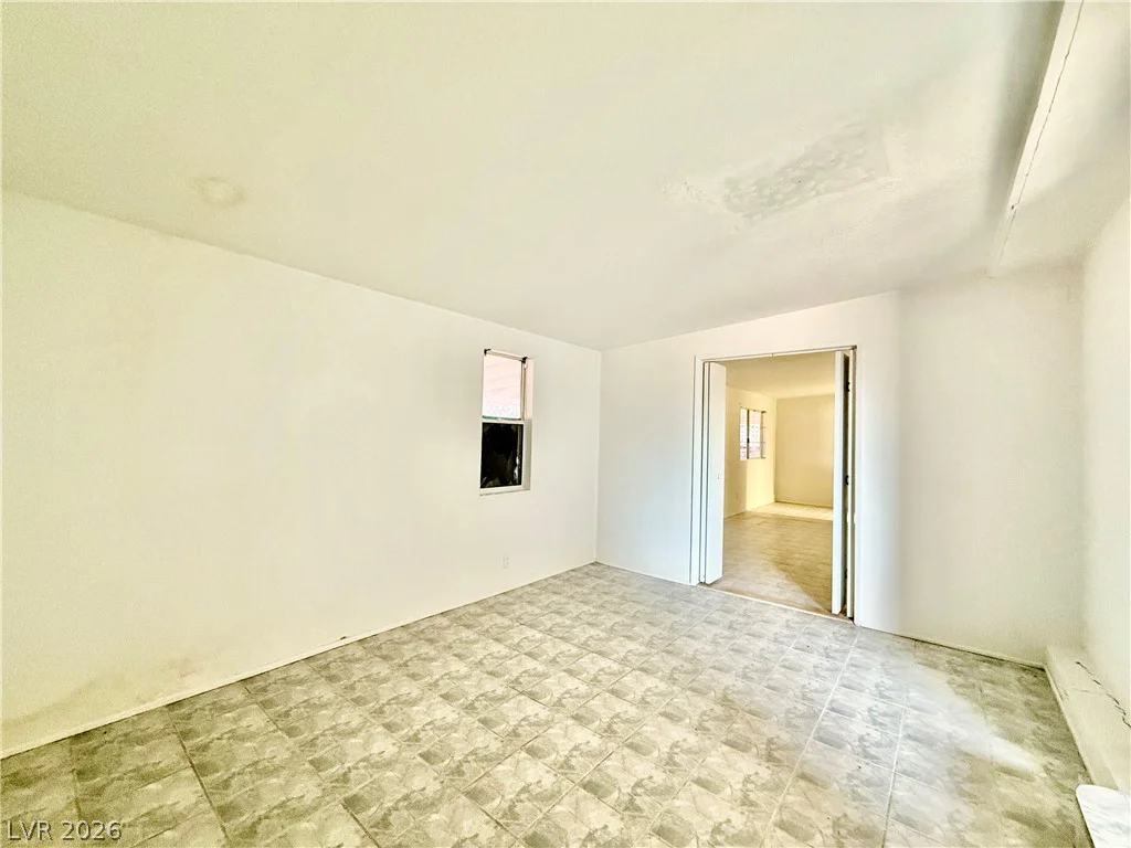 6821 Surrey, Pahrump, NV 89048
