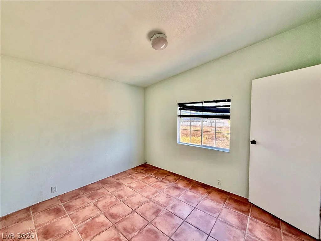 6821 Surrey, Pahrump, NV 89048