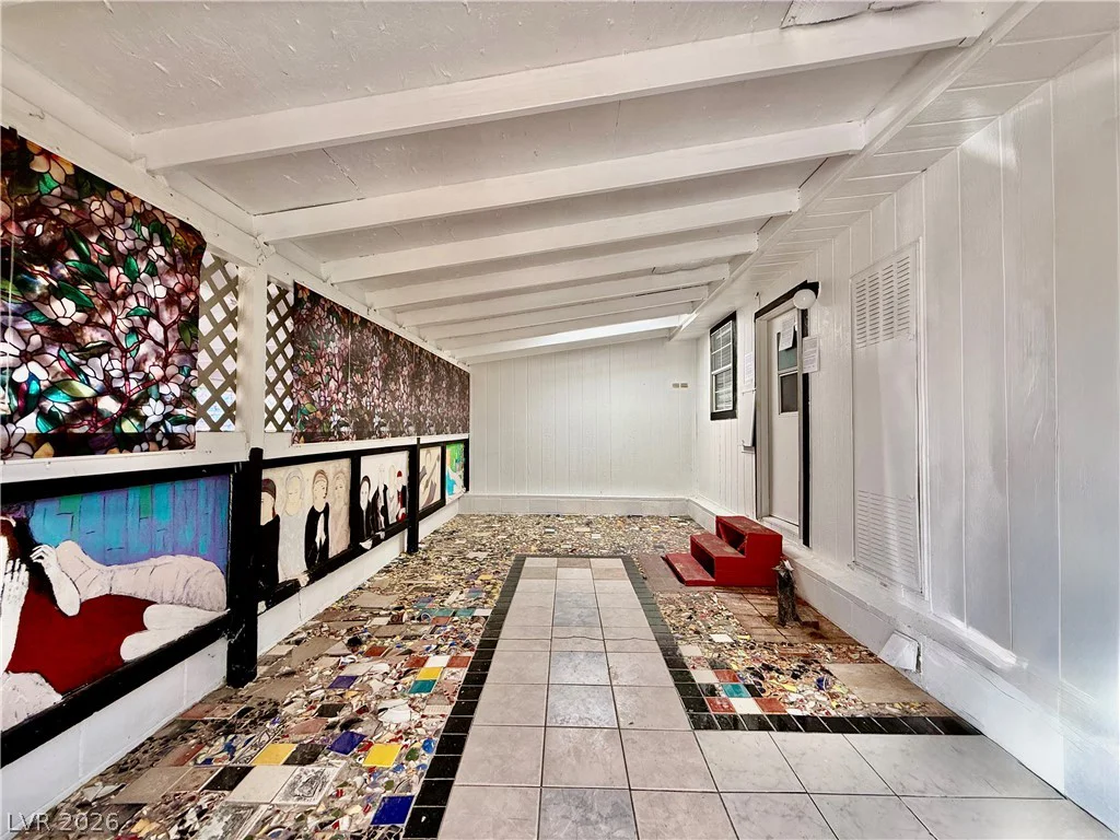 6821 Surrey, Pahrump, NV 89048