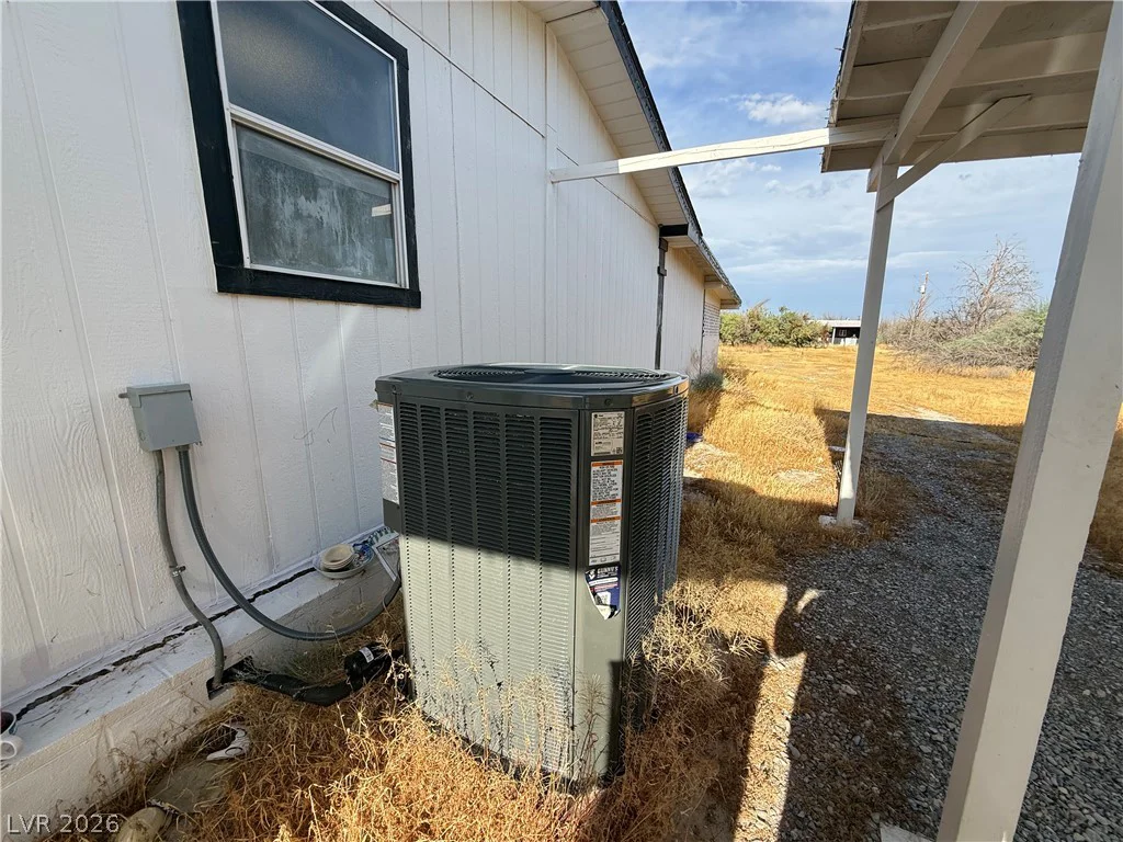 6821 Surrey, Pahrump, NV 89048