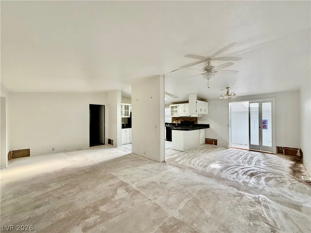 6821 Surrey, Pahrump, NV 89048