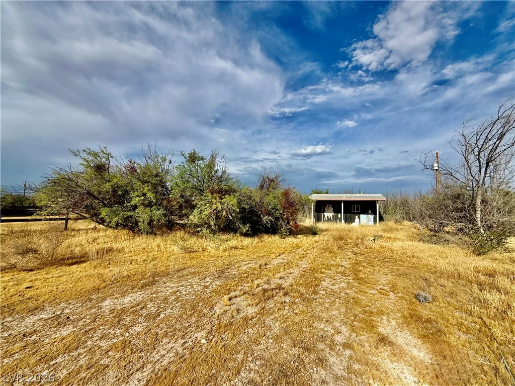 6821 Surrey, Pahrump, NV 89048