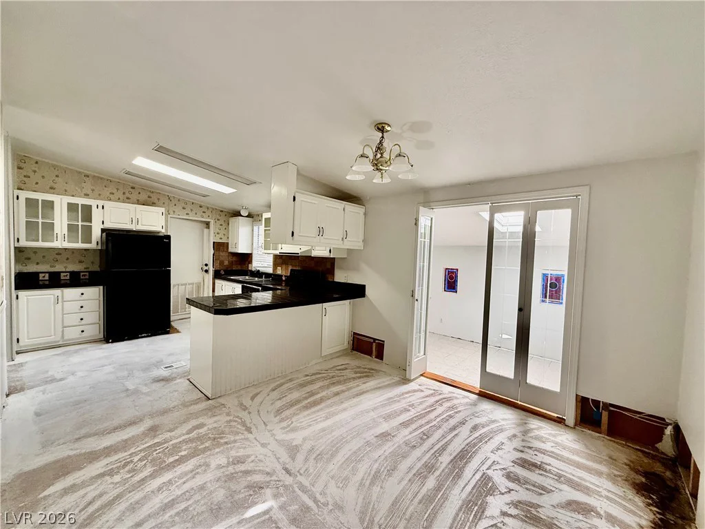 6821 Surrey, Pahrump, NV 89048