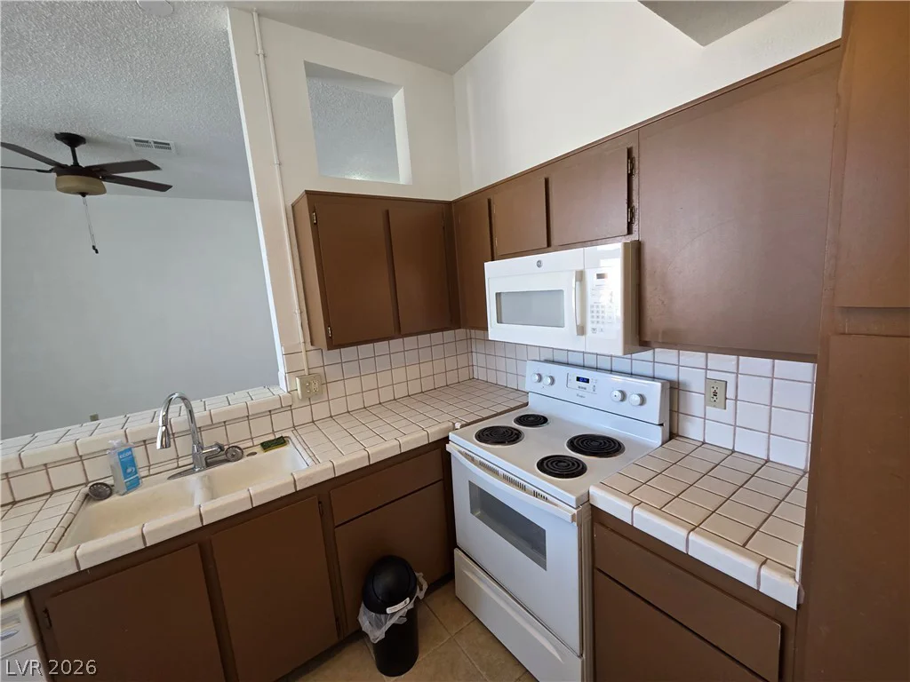 3150 Soft Breezes, Las Vegas, NV 89128