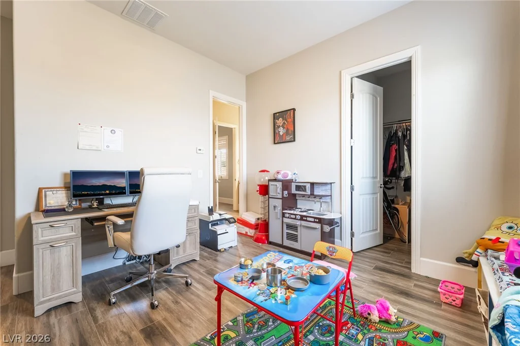 8157 Gilespie, Las Vegas, NV 89123