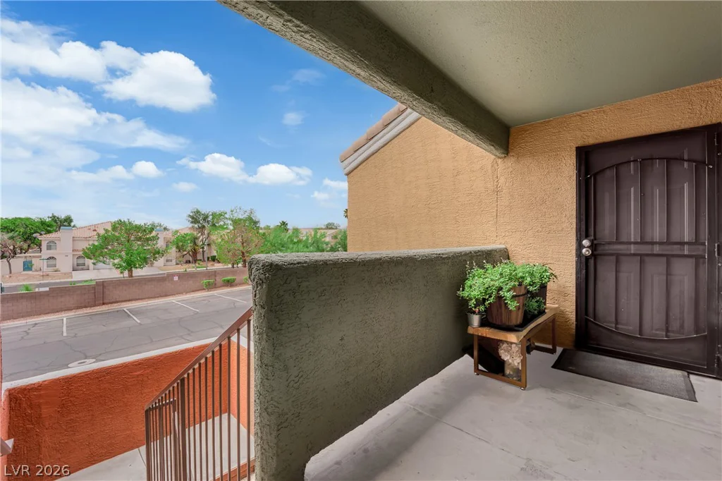 8101 Flamingo, Las Vegas, NV 89147