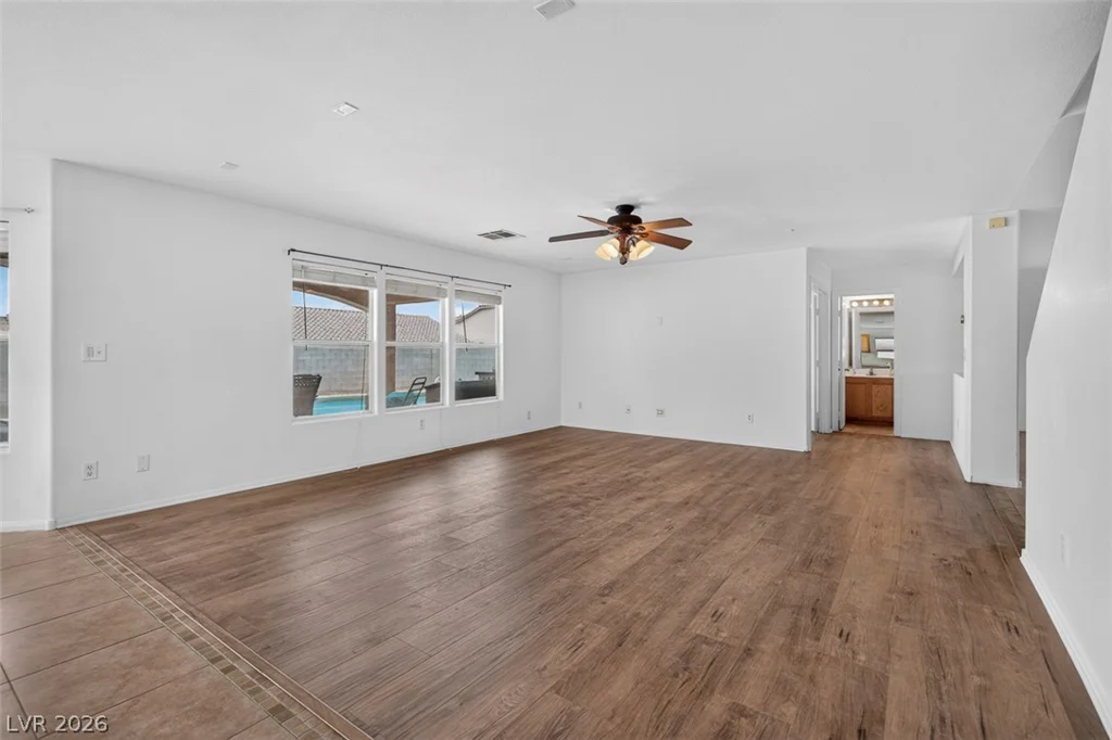 6483 New Brunswick, Las Vegas, NV 89110