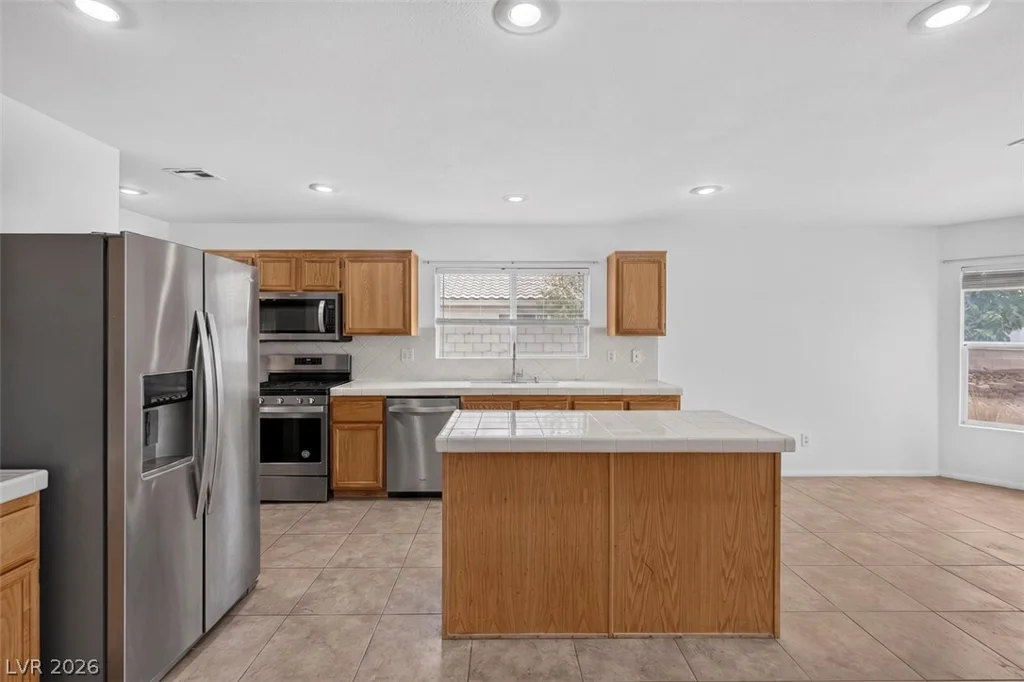 6483 New Brunswick, Las Vegas, NV 89110