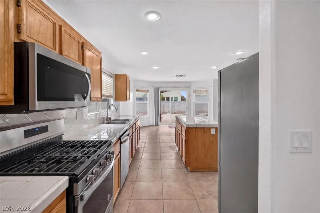 6483 New Brunswick, Las Vegas, NV 89110