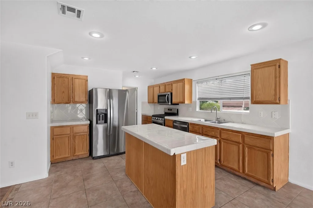 6483 New Brunswick, Las Vegas, NV 89110