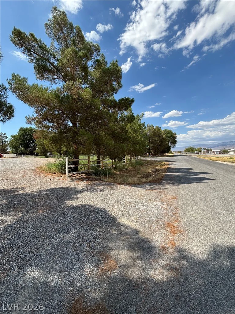 2481 Falcon, Pahrump, NV 89048