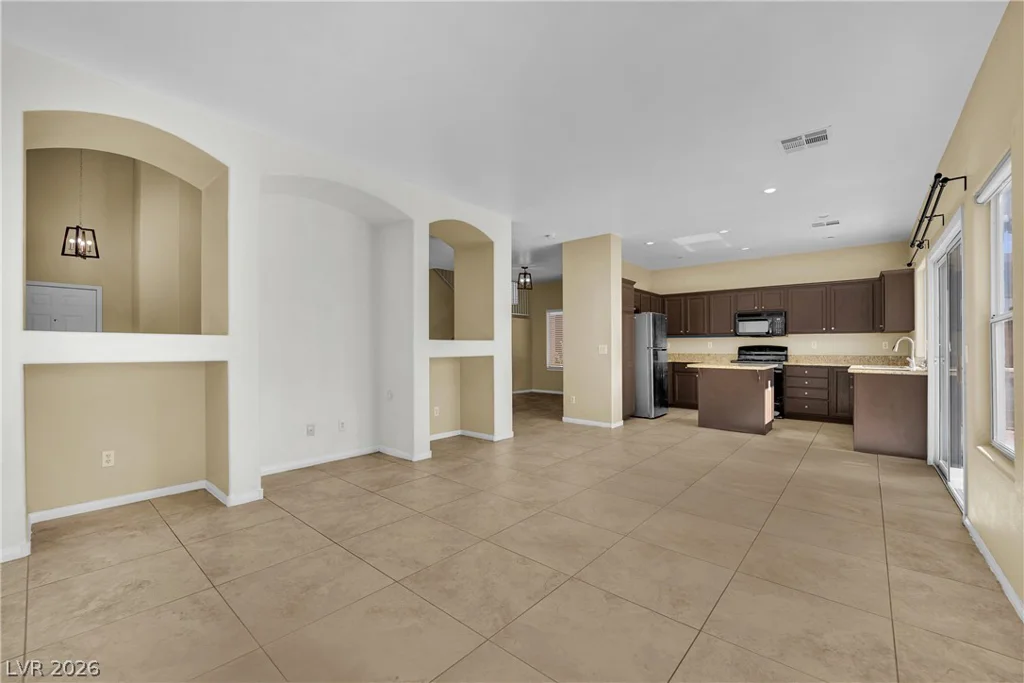 5823 Golden Wing, Las Vegas, NV 89113
