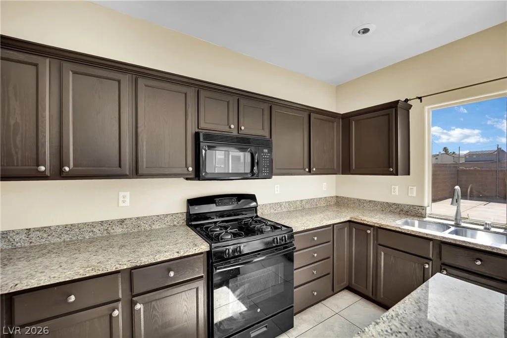 5823 Golden Wing, Las Vegas, NV 89113