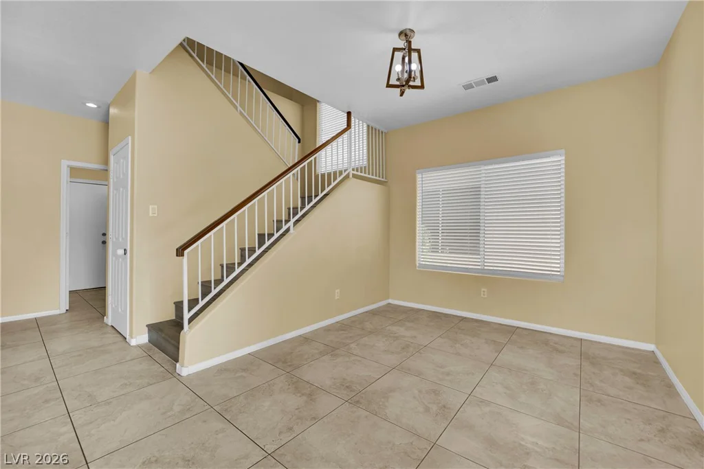 5823 Golden Wing, Las Vegas, NV 89113