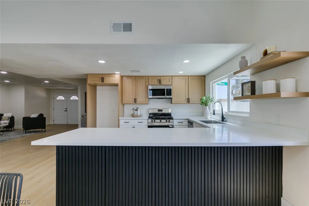 2389 Reno, Las Vegas, NV 89119