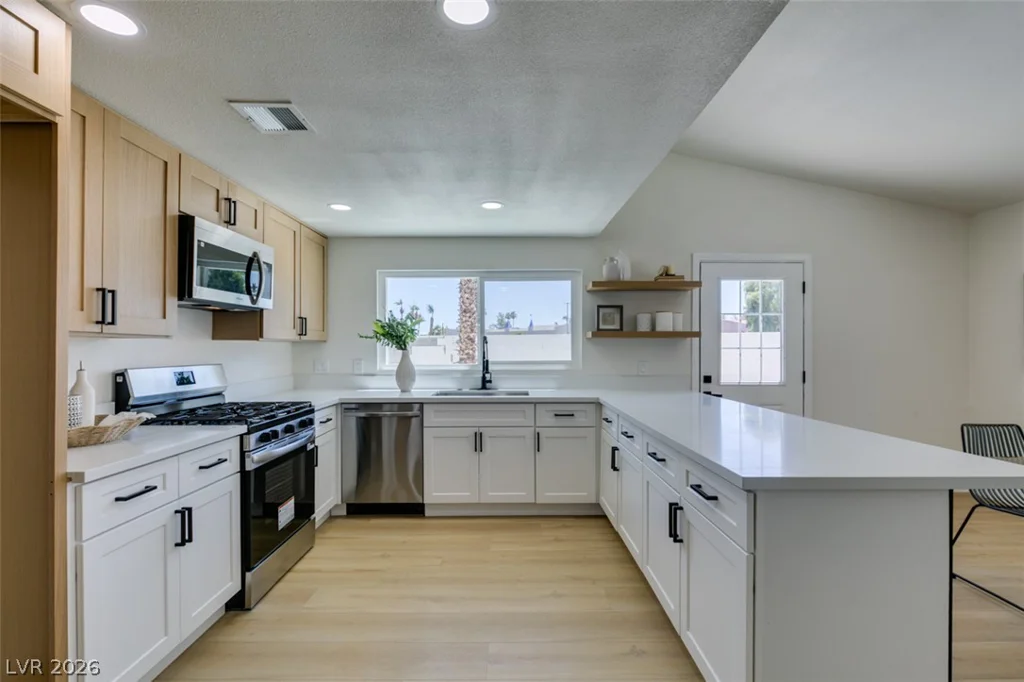 2389 Reno, Las Vegas, NV 89119