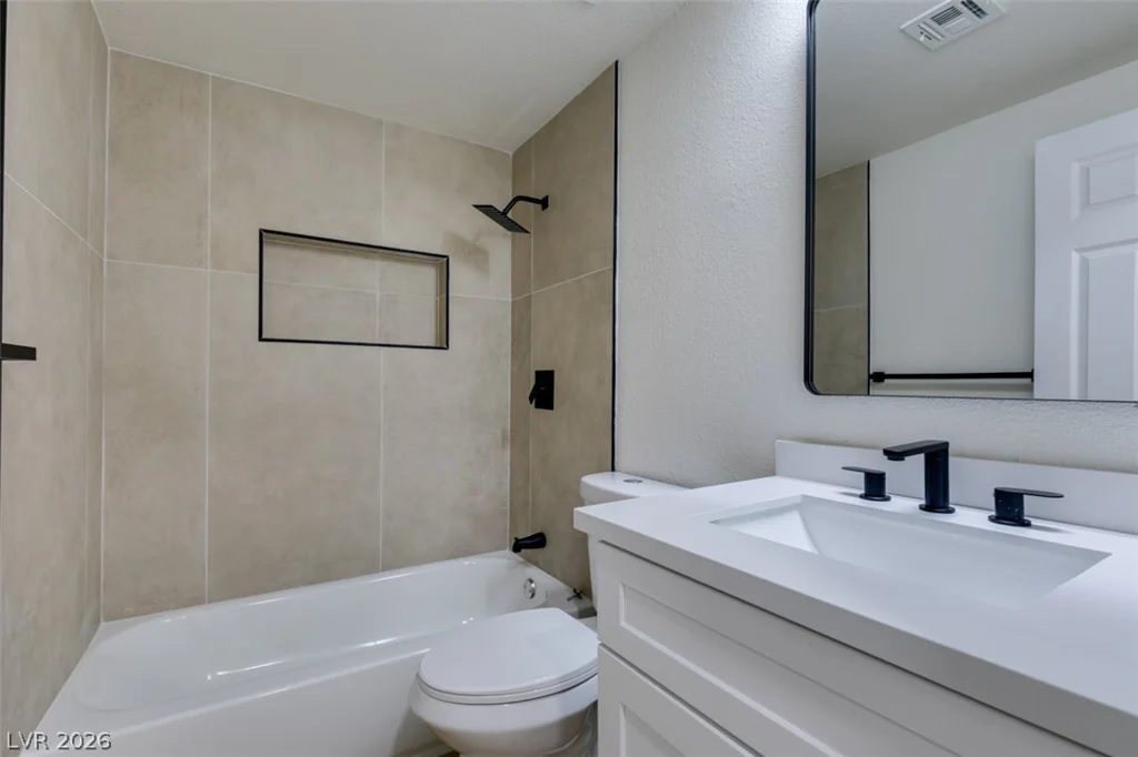 2389 Reno, Las Vegas, NV 89119