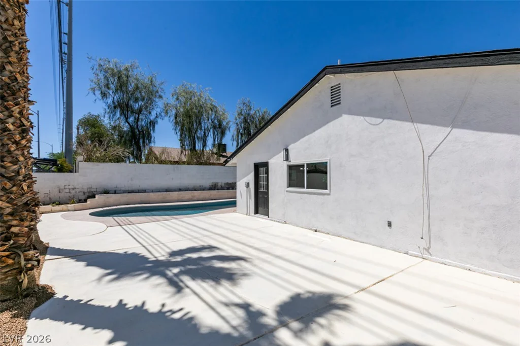 2389 Reno, Las Vegas, NV 89119