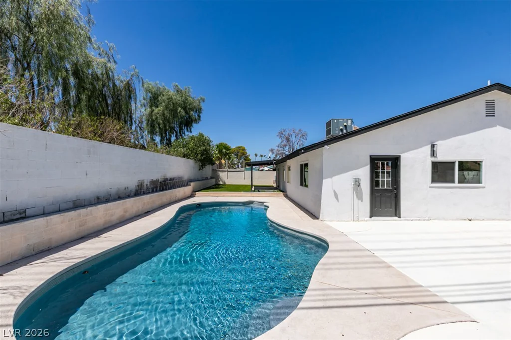2389 Reno, Las Vegas, NV 89119