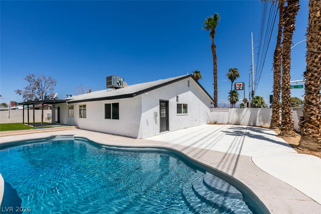 2389 Reno, Las Vegas, NV 89119