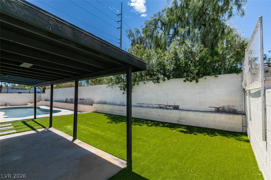 2389 Reno, Las Vegas, NV 89119