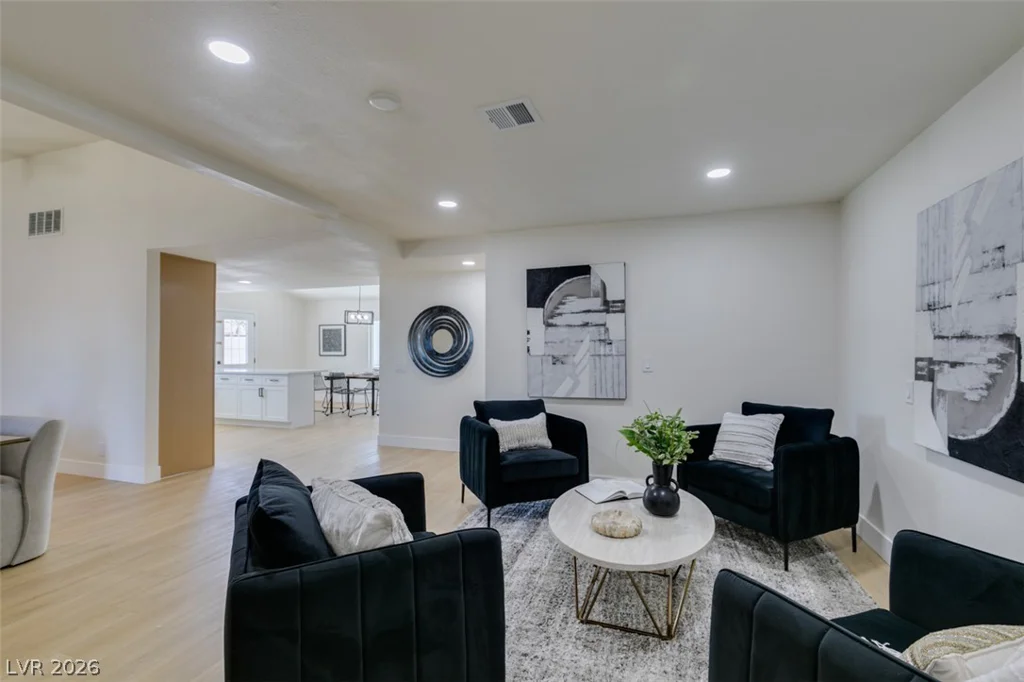 2389 Reno, Las Vegas, NV 89119