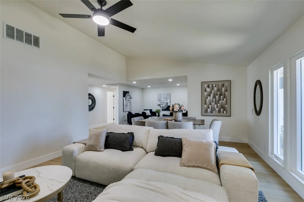 2389 Reno, Las Vegas, NV 89119