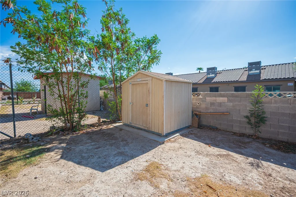 1524 Henry, Las Vegas, NV 89110