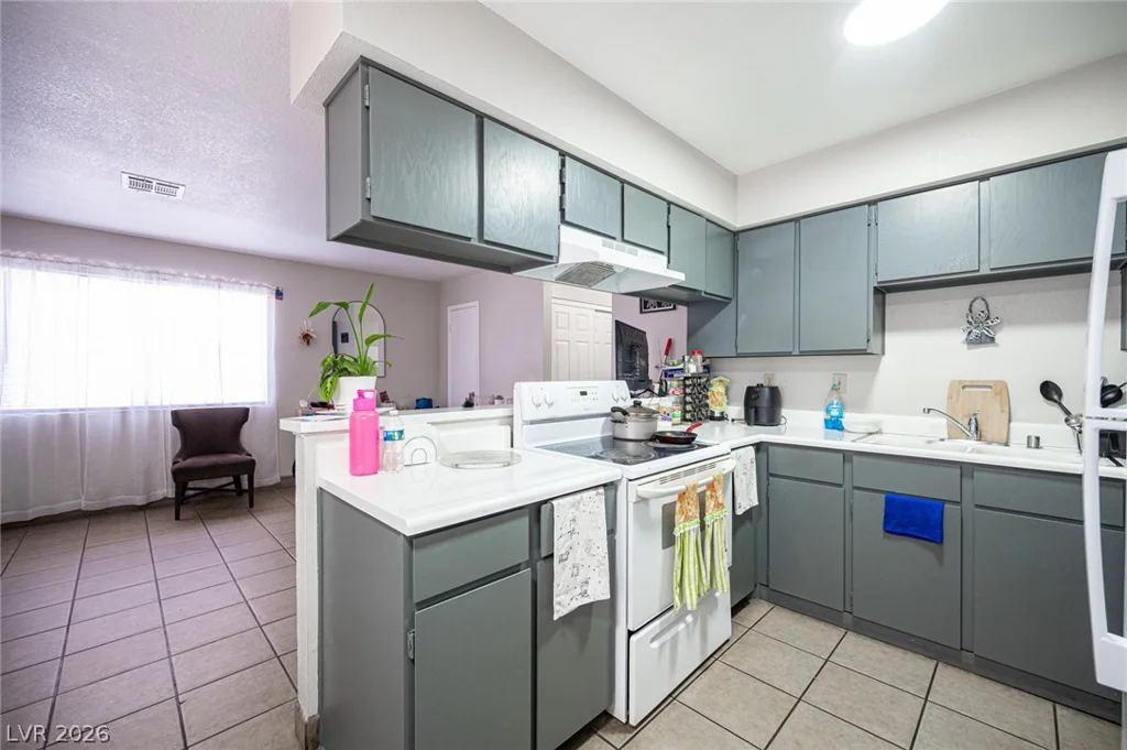 1524 Henry, Las Vegas, NV 89110