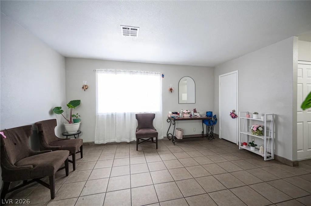 1524 Henry, Las Vegas, NV 89110