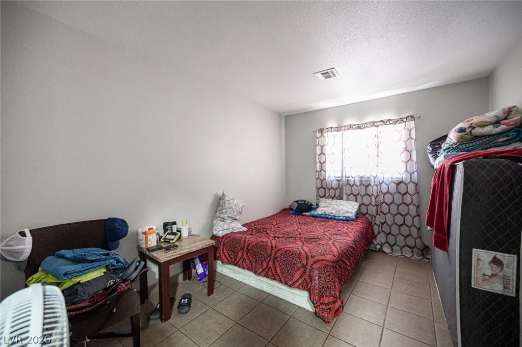 1524 Henry, Las Vegas, NV 89110