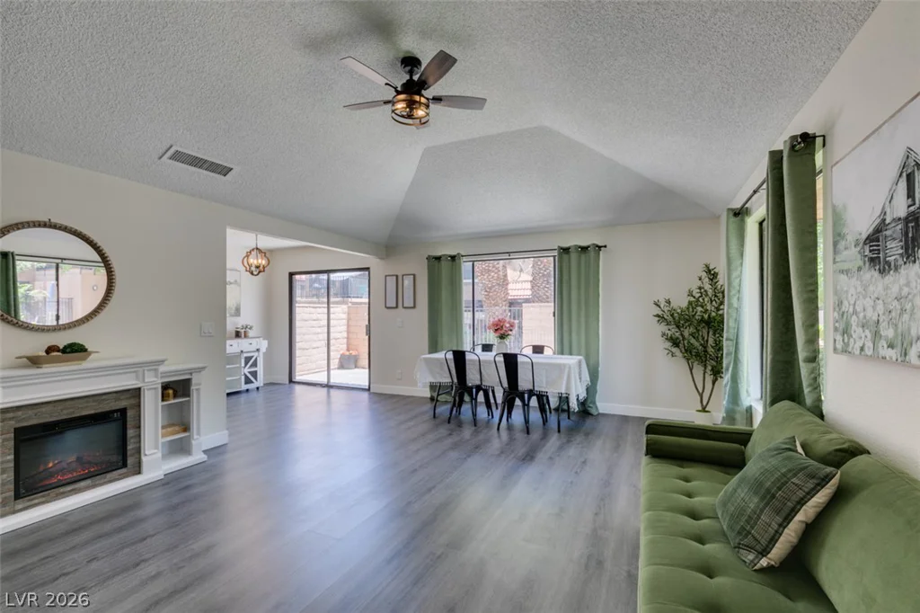 301 Misty Isle, Las Vegas, NV 89107