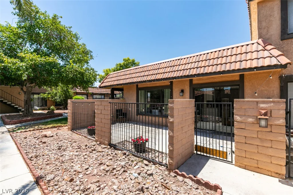 301 Misty Isle, Las Vegas, NV 89107