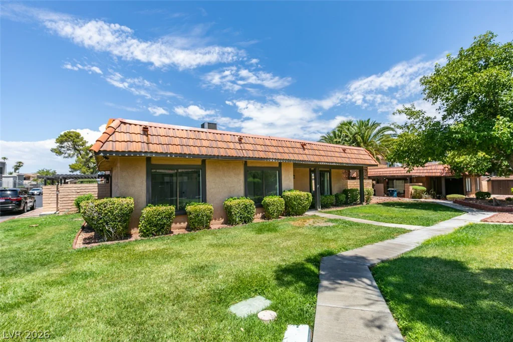 301 Misty Isle, Las Vegas, NV 89107