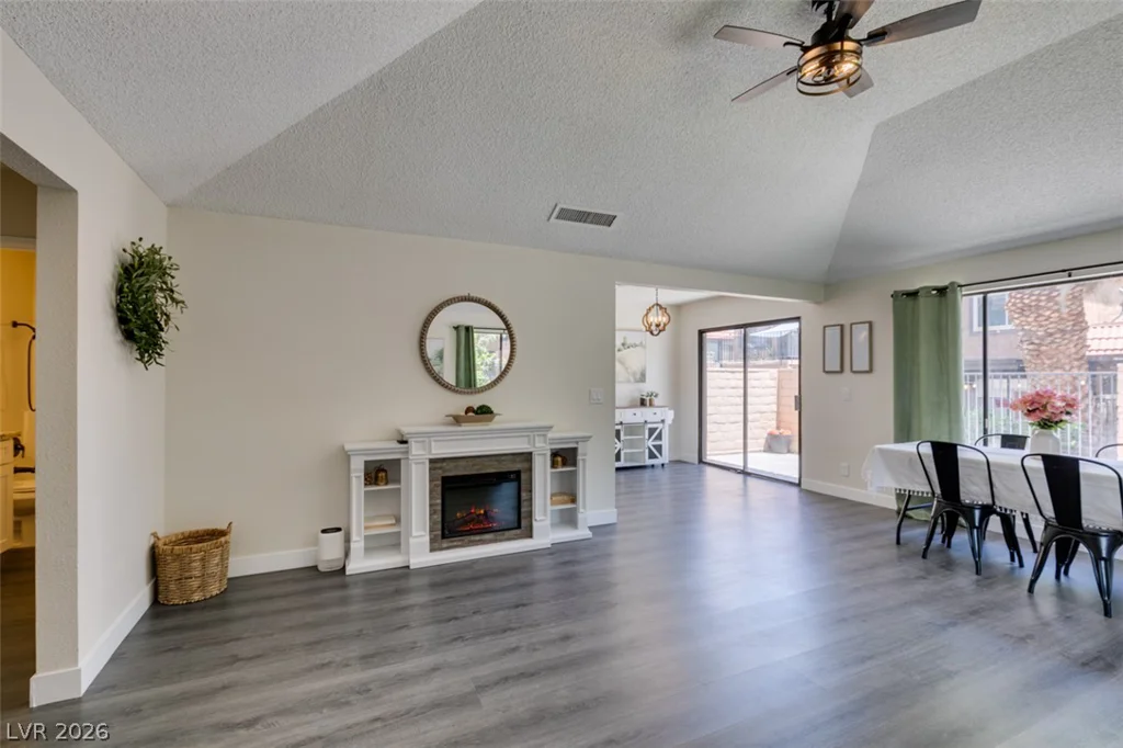 301 Misty Isle, Las Vegas, NV 89107