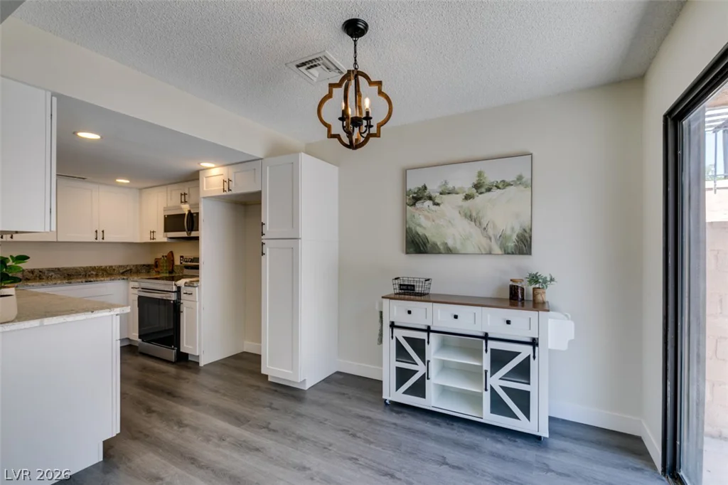 301 Misty Isle, Las Vegas, NV 89107
