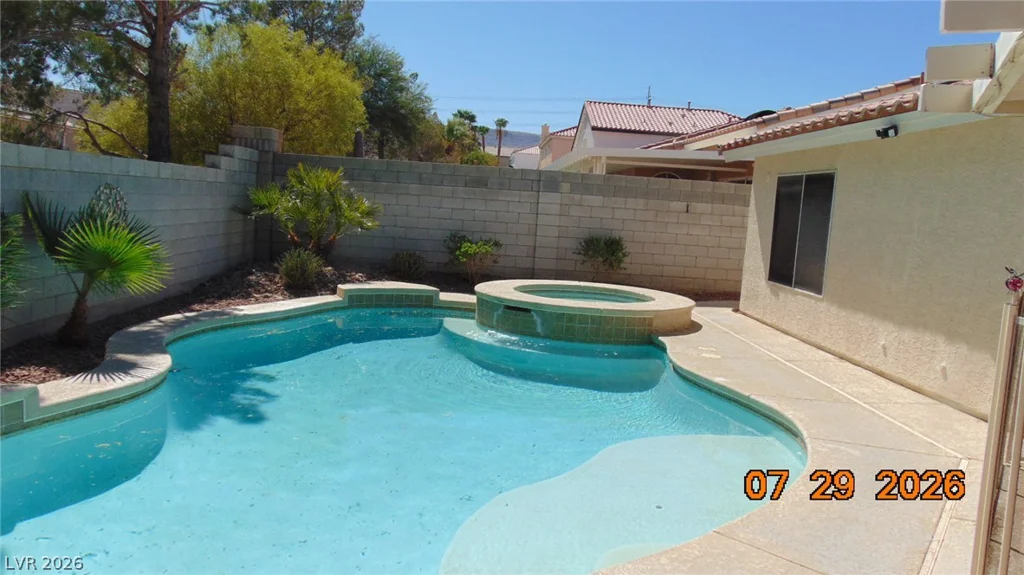 10071 Tanner Rapids, Las Vegas, NV 89148