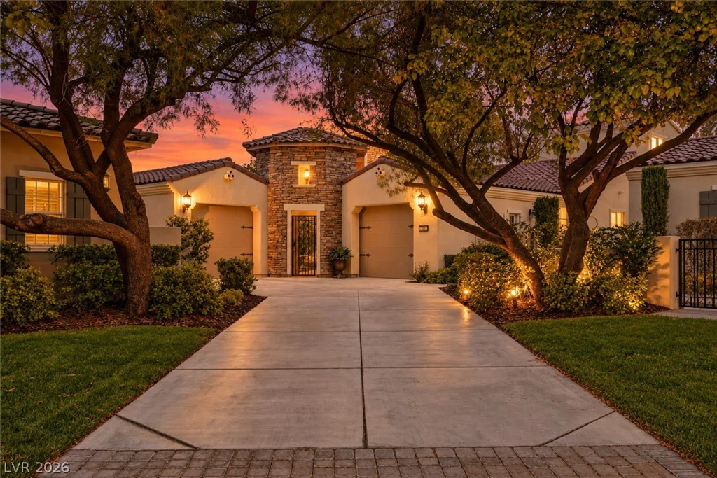 3381 Birchwood Park, Las Vegas, NV 89141