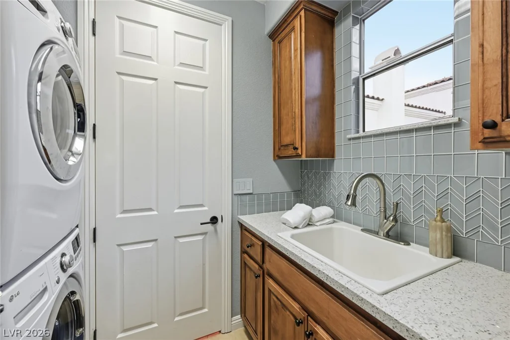 3381 Birchwood Park, Las Vegas, NV 89141