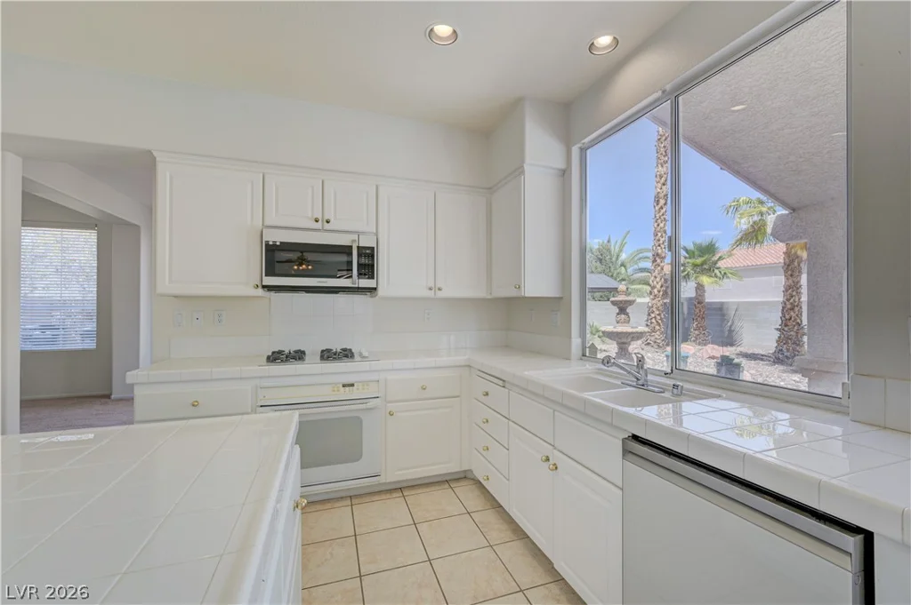 6118 Rising, North Las Vegas, NV 89031