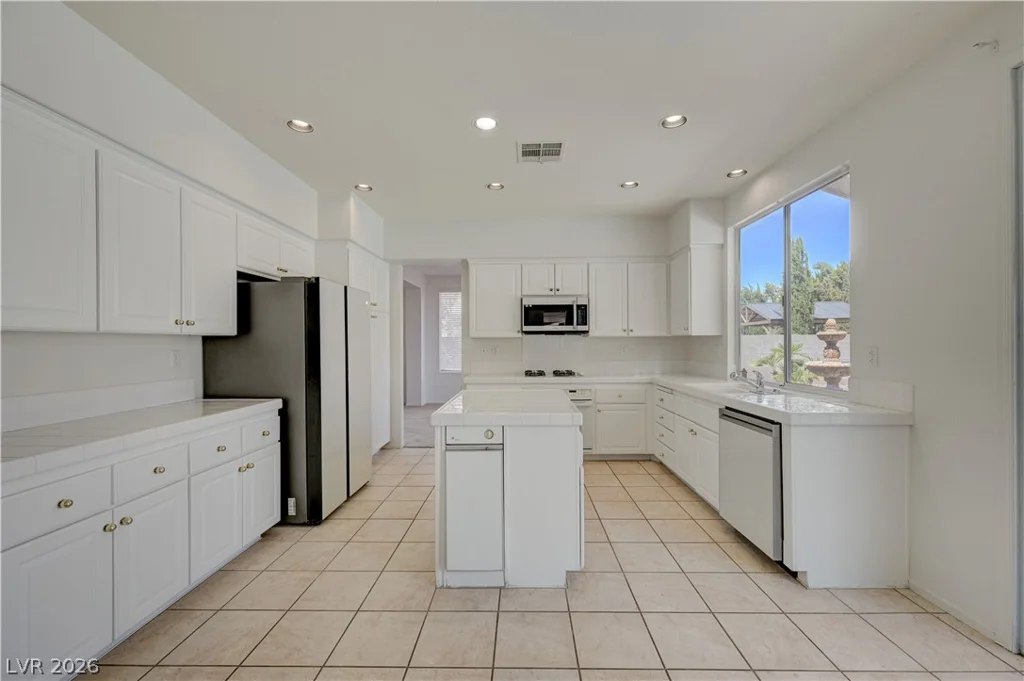 6118 Rising, North Las Vegas, NV 89031