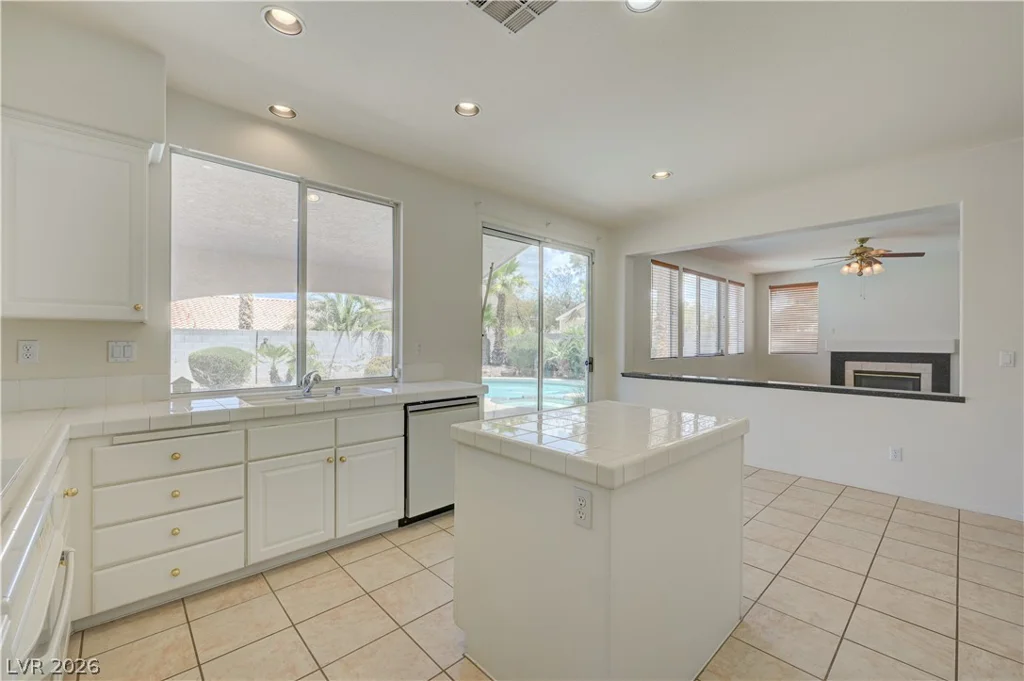 6118 Rising, North Las Vegas, NV 89031