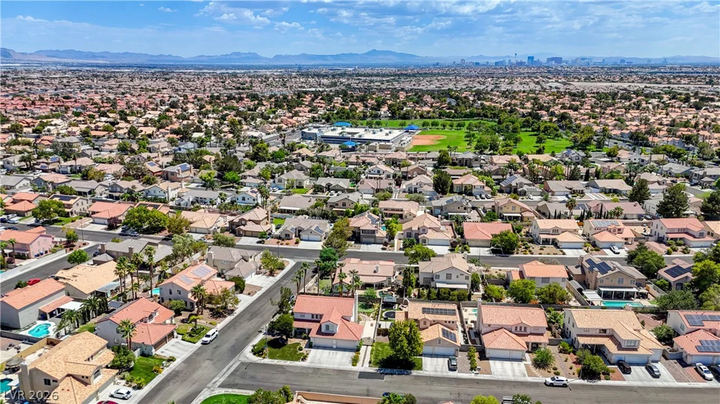 6118 Rising, North Las Vegas, NV 89031