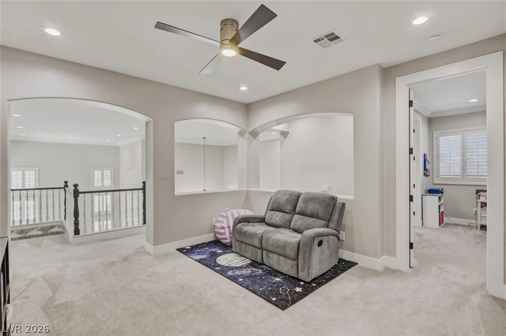 304 Queens Gate, Las Vegas, NV 89145