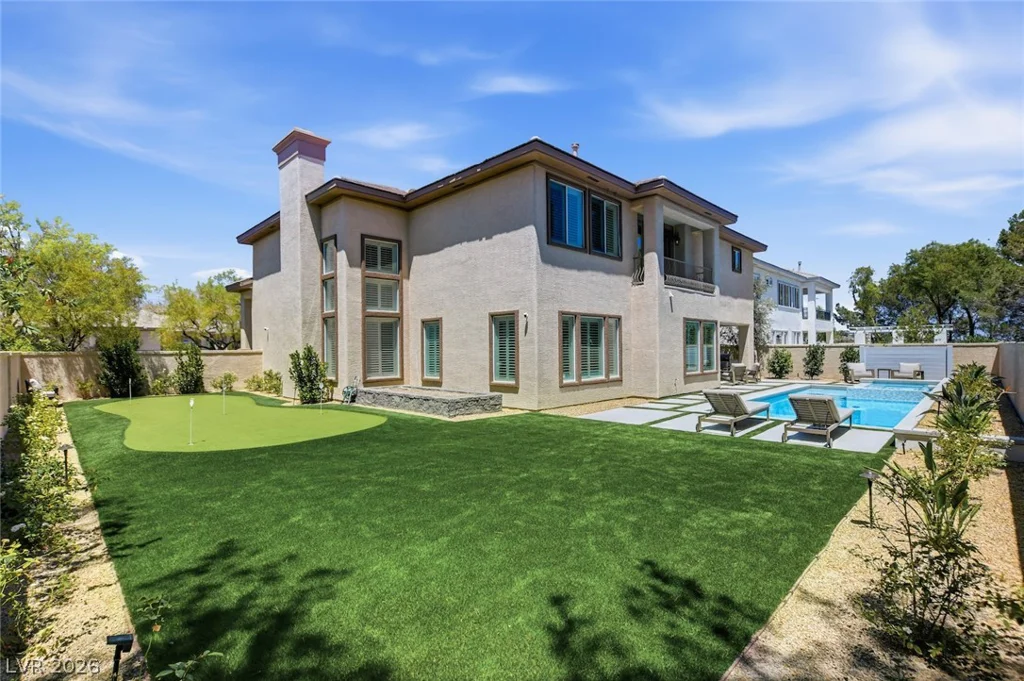 304 Queens Gate, Las Vegas, NV 89145