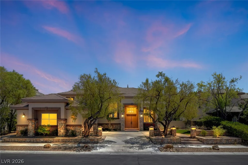 304 Queens Gate, Las Vegas, NV 89145