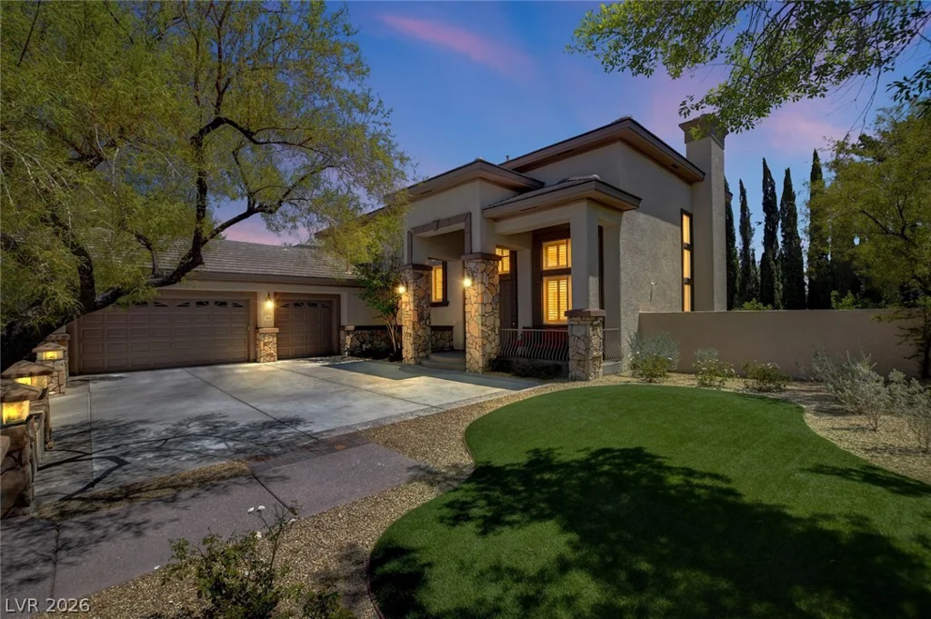 304 Queens Gate, Las Vegas, NV 89145