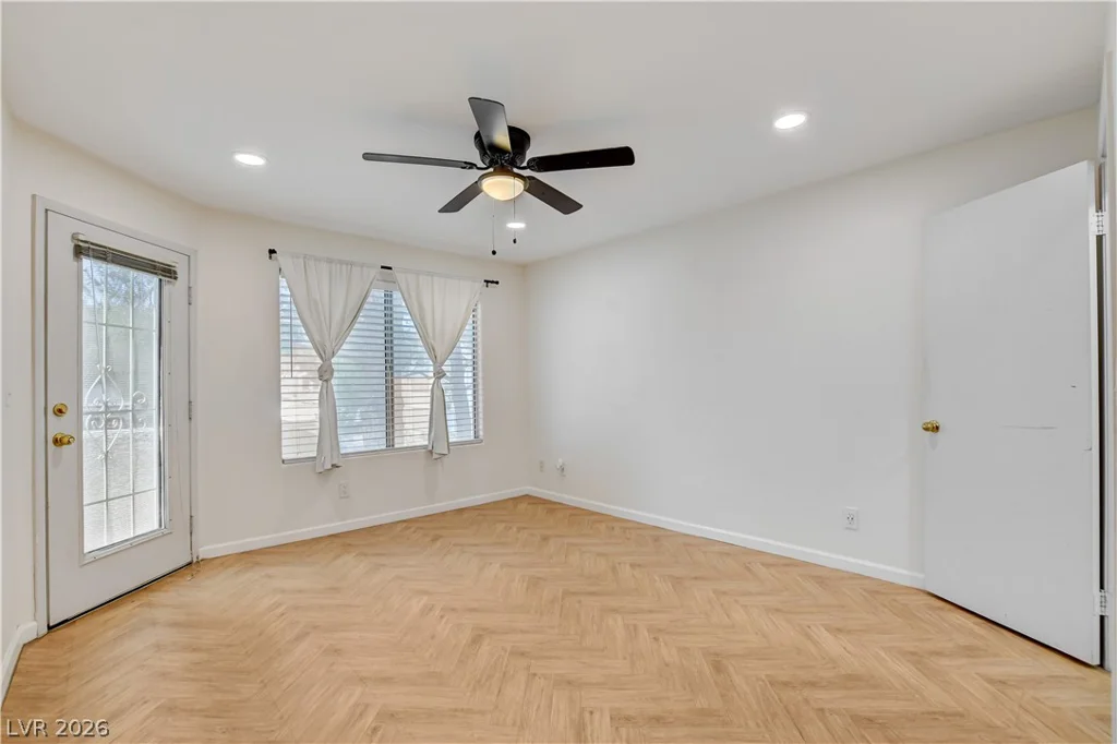 3053 Casey, Las Vegas, NV 89120